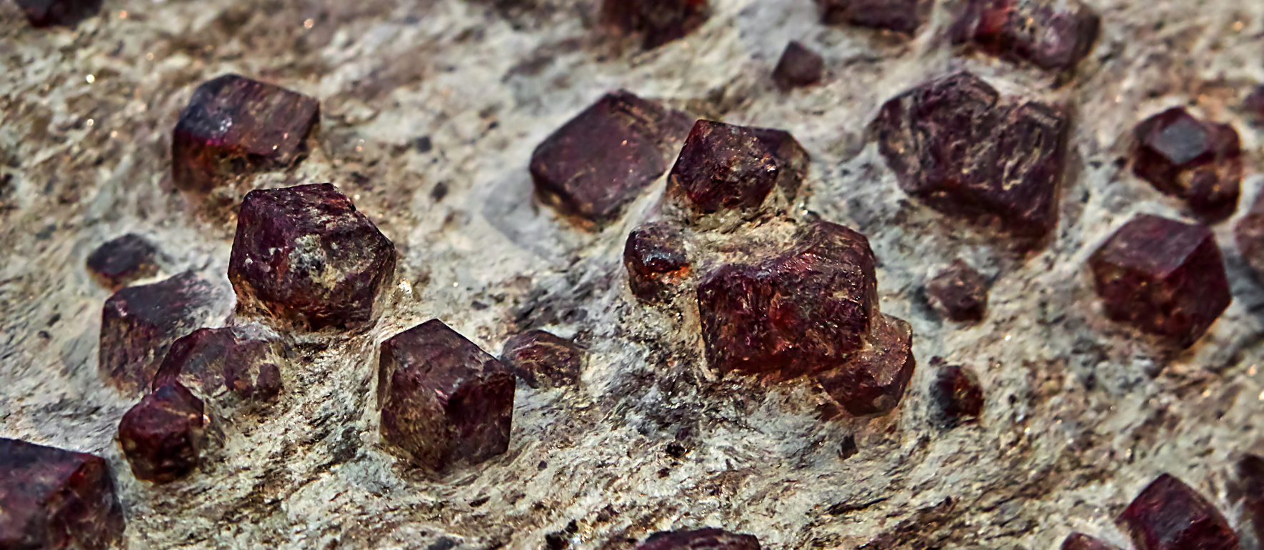 Tudo sobre as Granadas: Andradita, Grossulária, Espessartina, Piropo e Uvarovita