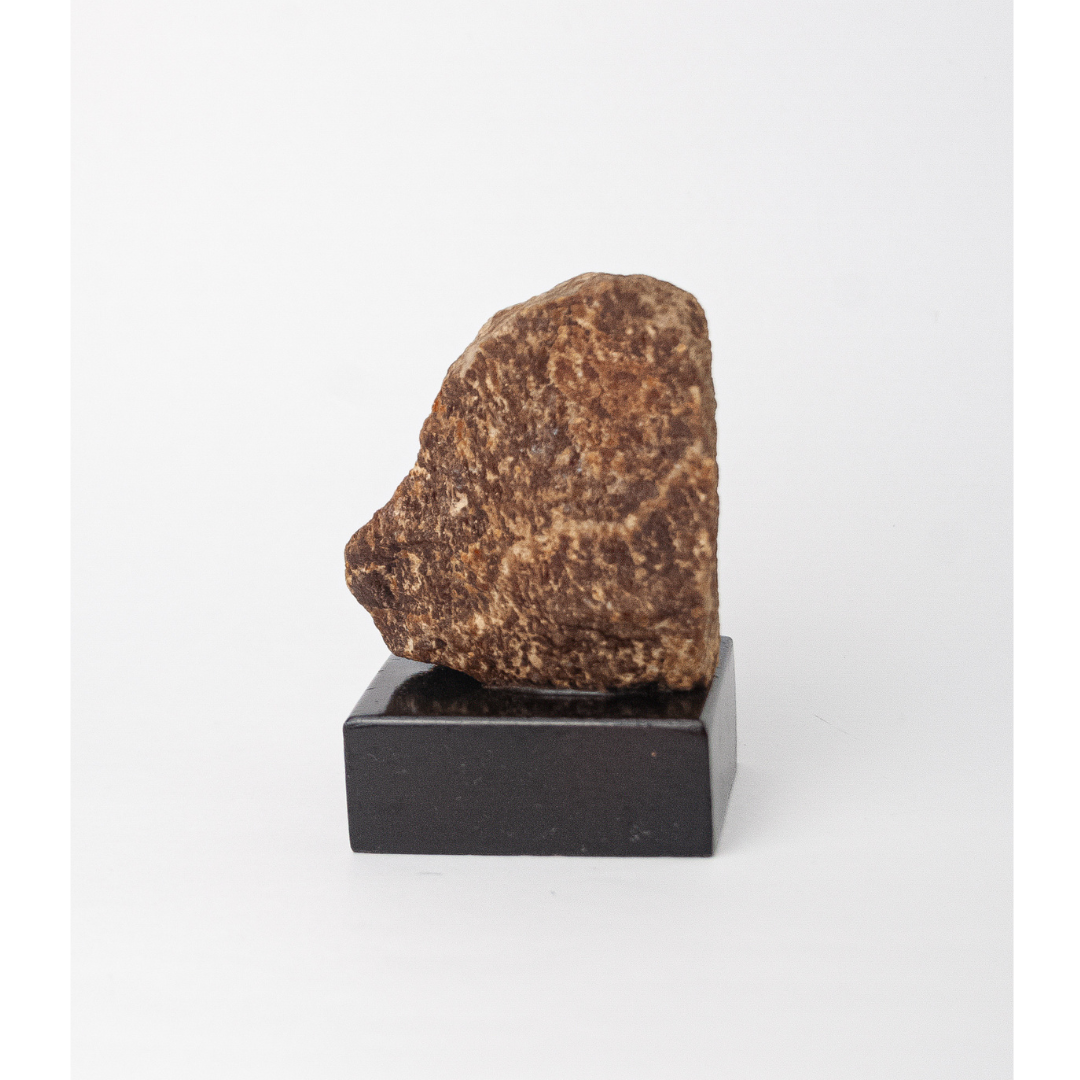 Pedra Aragonita na base de madeira 200 g