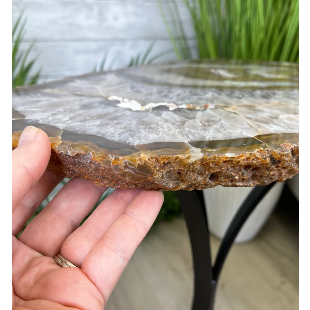 Mesa Lateral Pedra Ágata Base Metal Preto Fosco