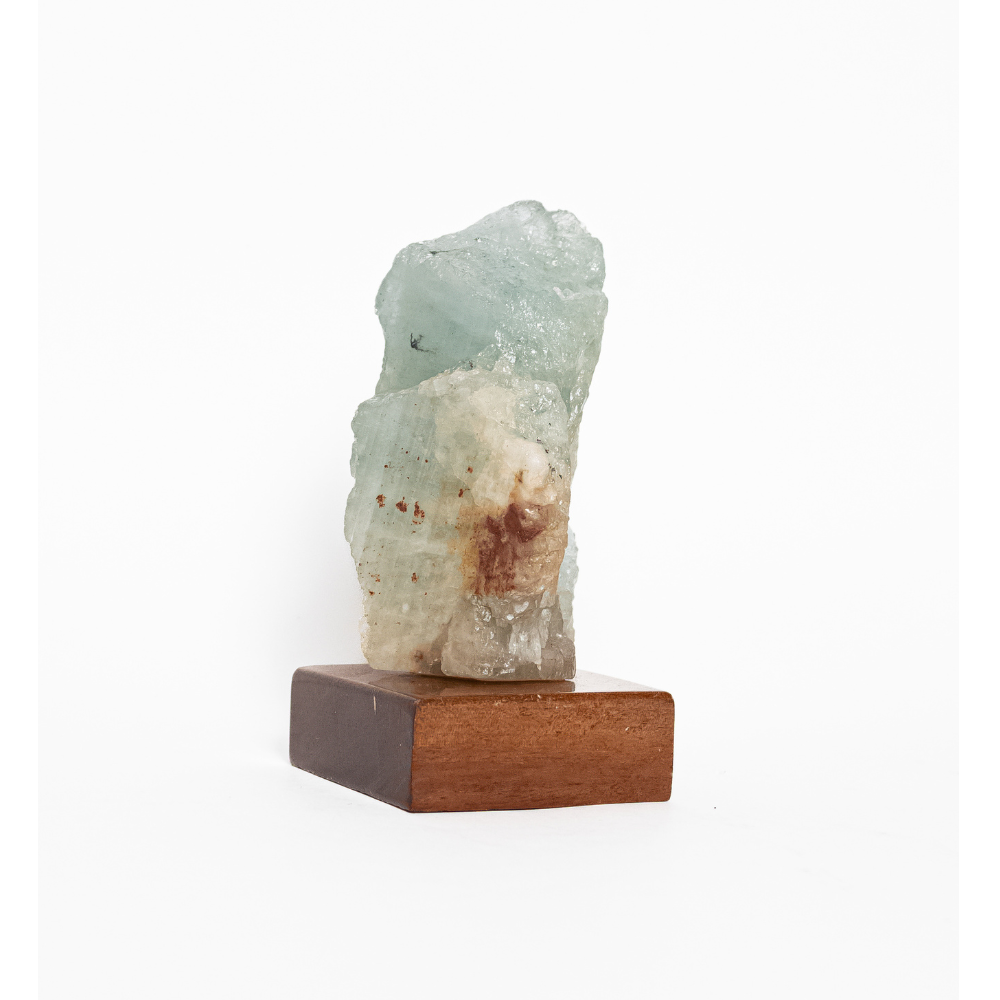 Pedra Água Marinha Bruta Na Base De Madeira