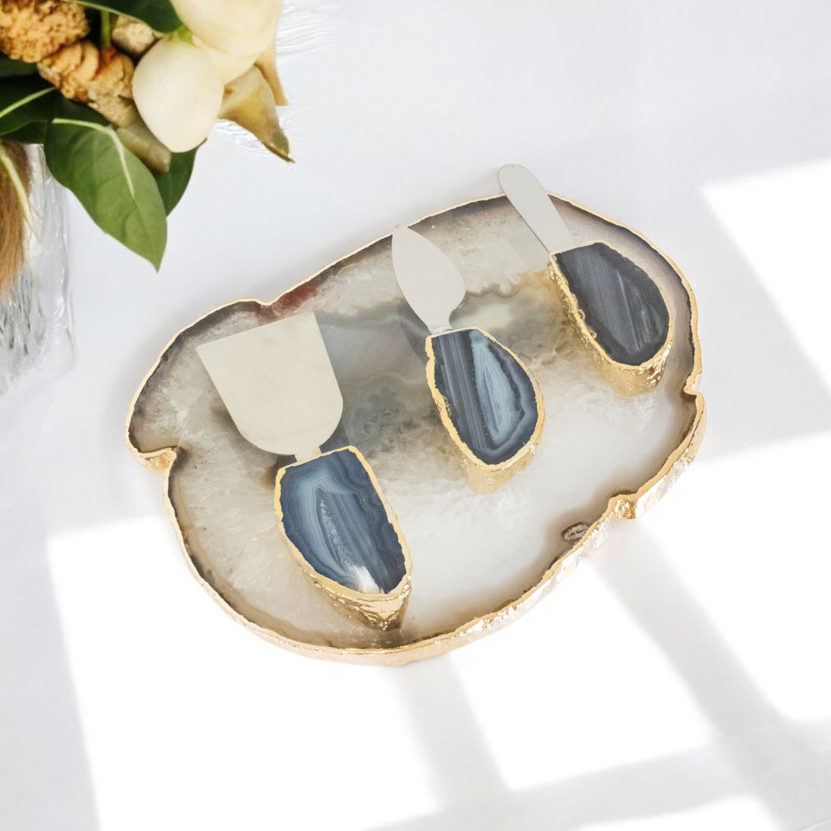 Bandeja Ágata Natural Banho Ouro com Pé + Jogo de Facas para Queijo