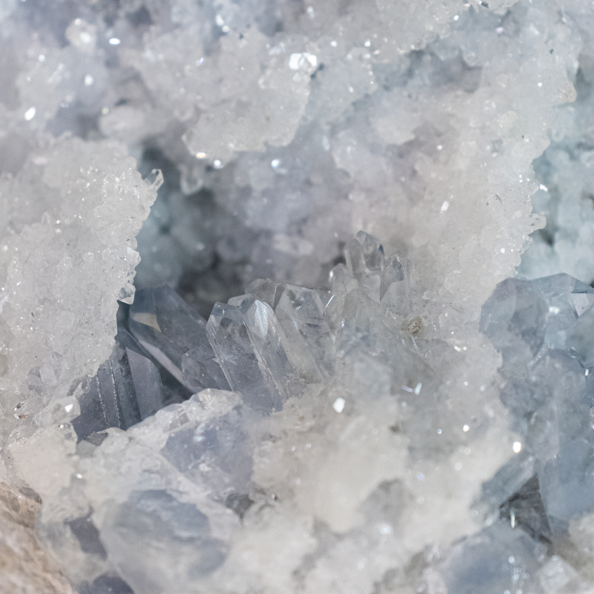 Drusa de Celestita Cristalizada na Base Metal 11,00 kg