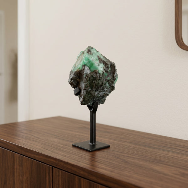 Pedra Esmeralda na Base Metal Preto 1,194 kg