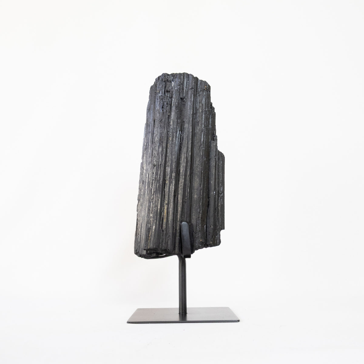 Pedra Turmalina Negra Bruta na Base Metal Preto Fosco 3,780 kg