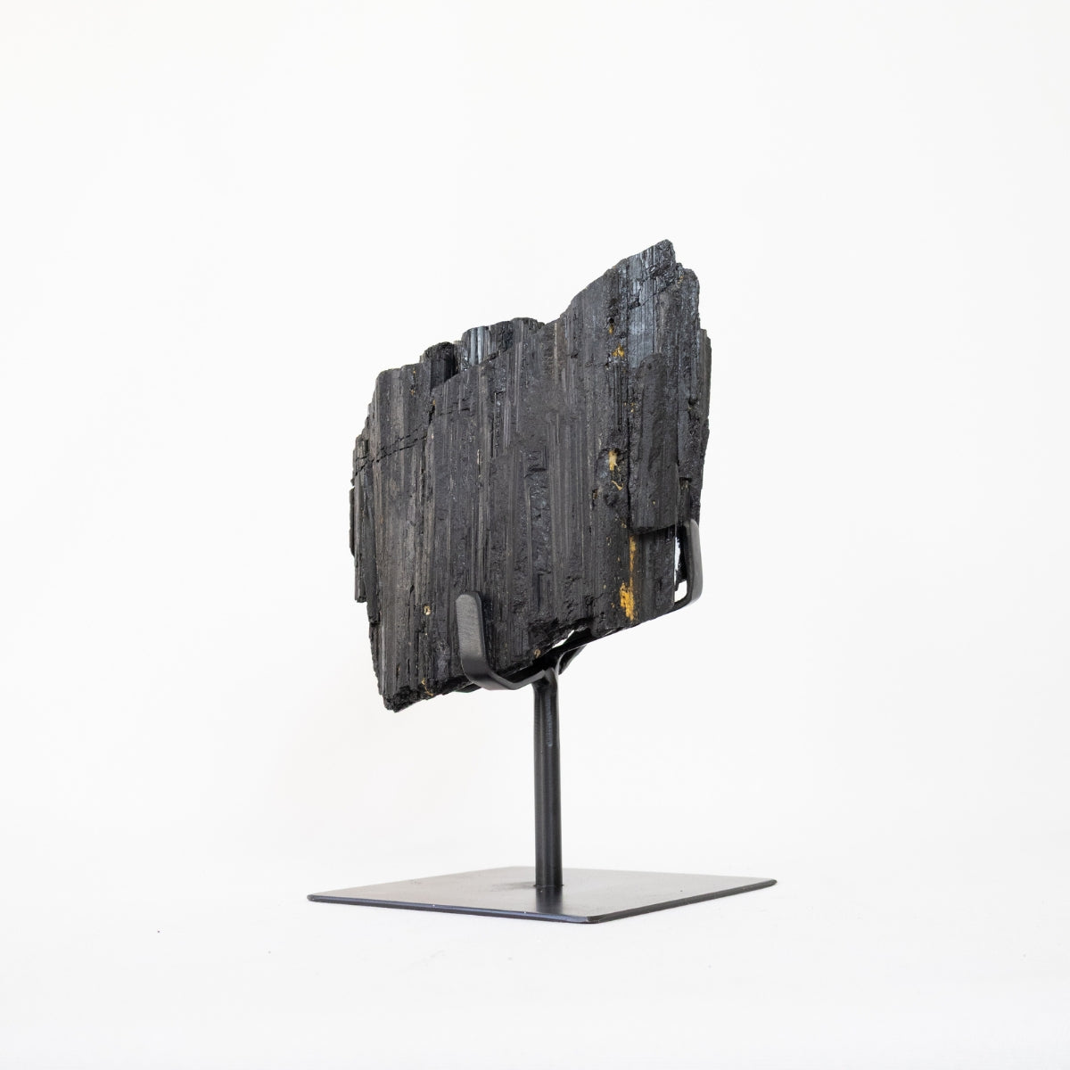 Pedra Turmalina Negra Bruta na Base Metal Preto Fosco 3,980 kg