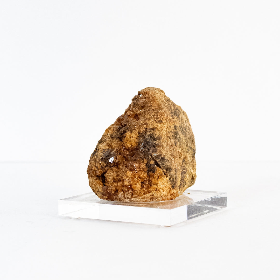 Pedra Granada Espessartita na base Acrílica 510 gramas