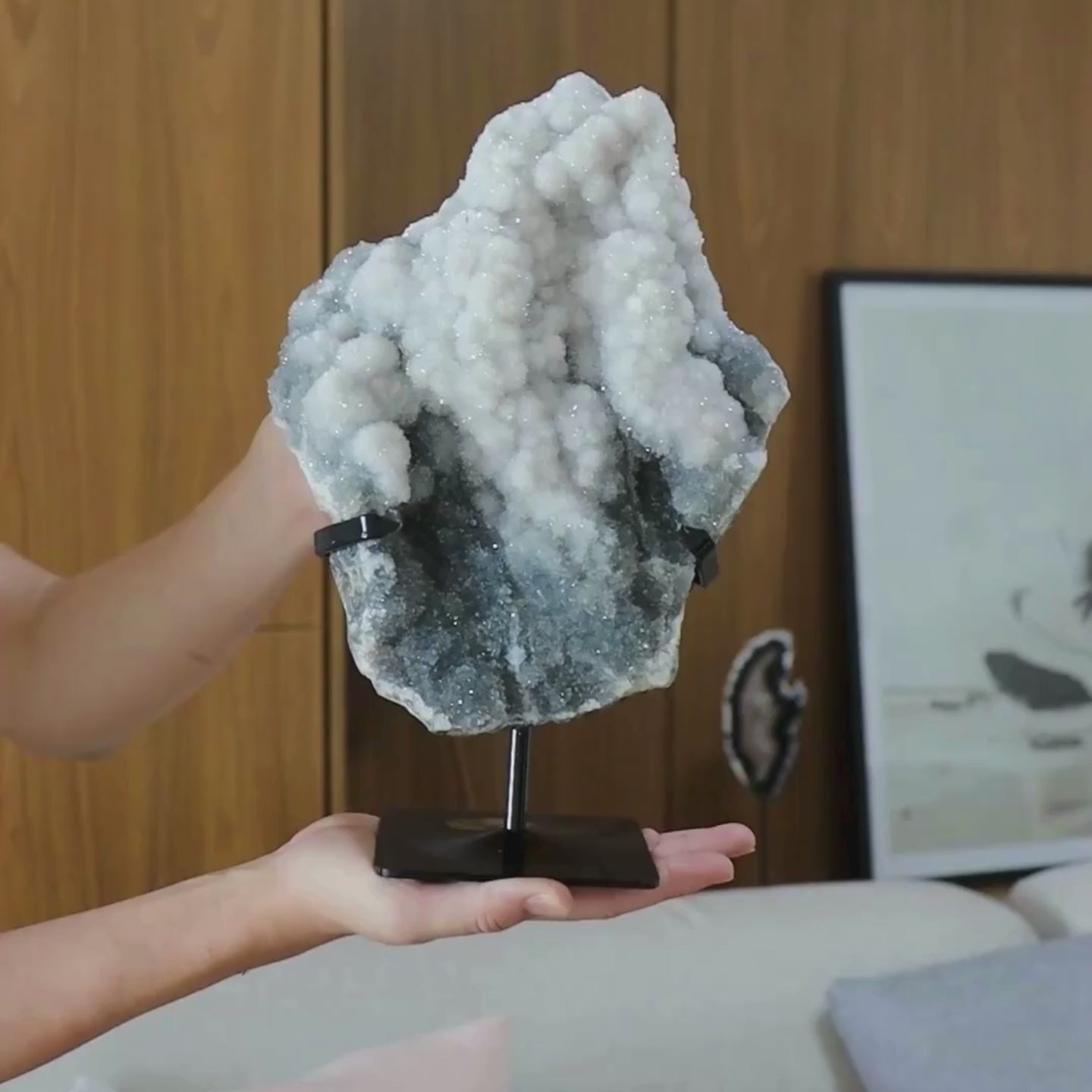 Carregar vídeo: Drusa de Calcedônia Bicolor 3,690 kg - Peça Única ( Rara )