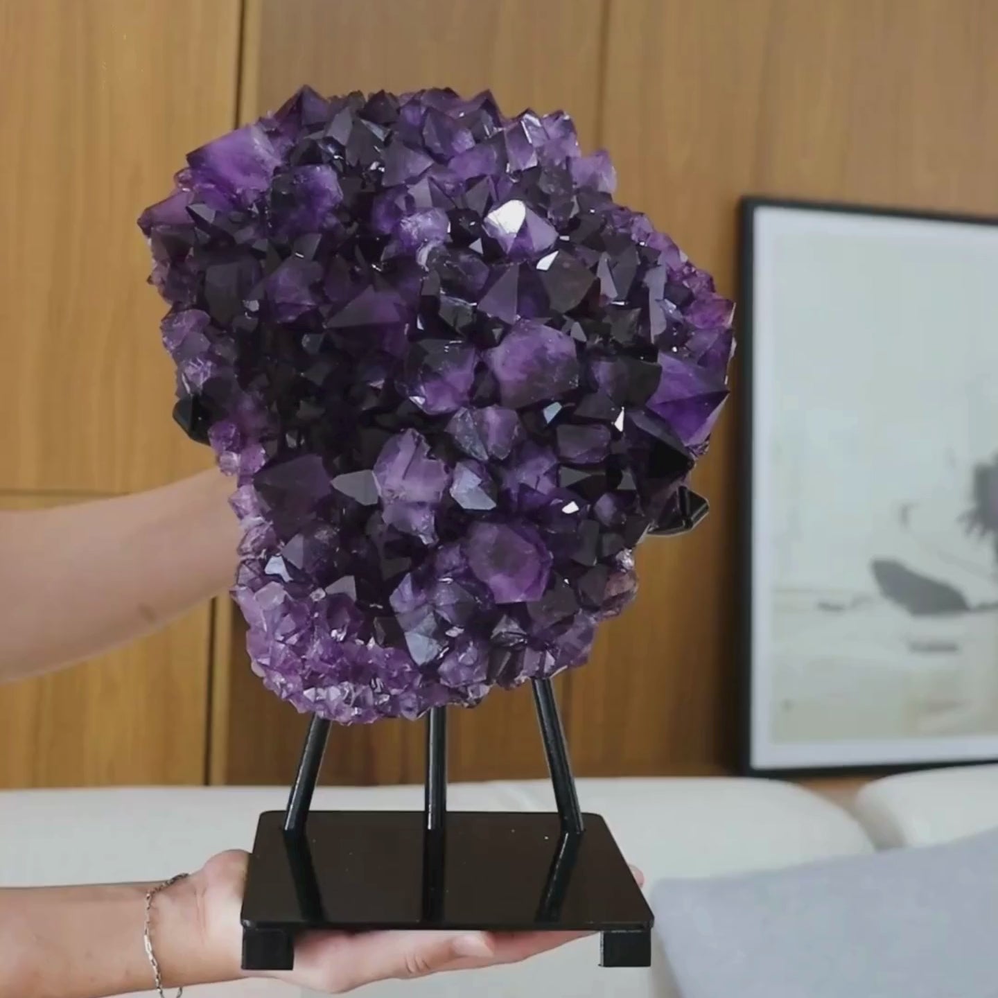 Carregar vídeo: Drusa Ametista Extra na Base Metal Preto 8,609 kg