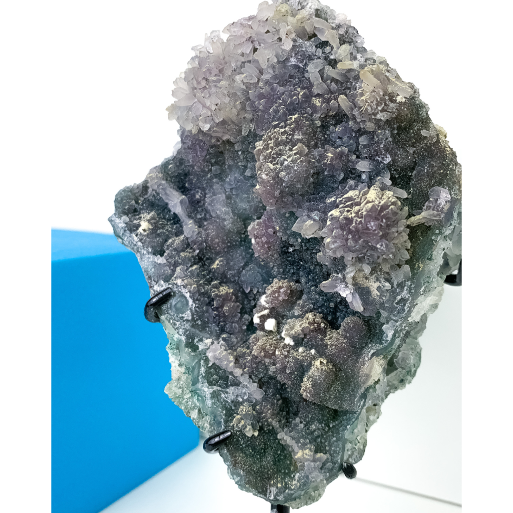 Calcedônia Natural na Base - Peça Única ( Rara )