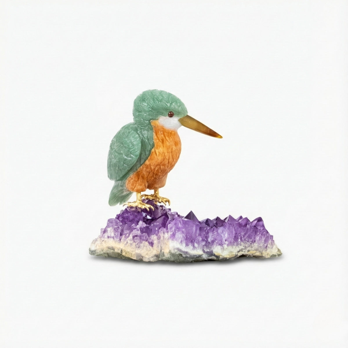  Pássaro Martim-Pescador Esculpido em Quartzo Verde e Calcita Orquídea Laranja na Drusa de Ametista