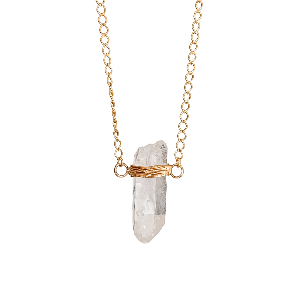 Colar Longo Ponta De Cristal De Quartzo Banho Ouro Paz