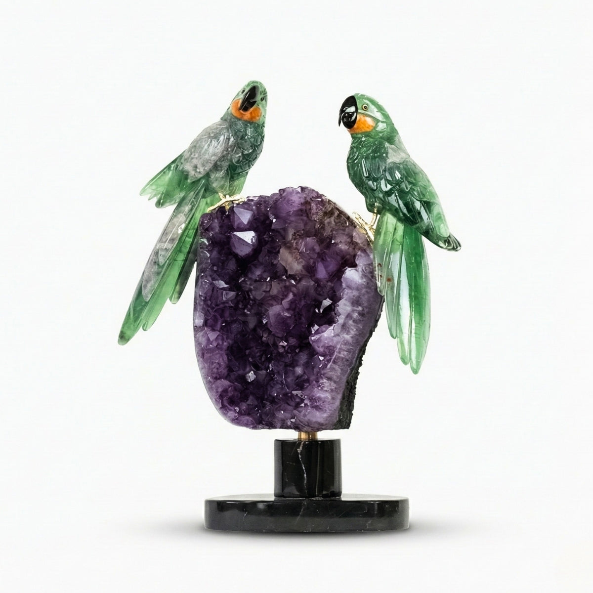 Casal de Araras Esculpido em Fluorita Verde na Drusa de Ametista na Base giratória de mármore negro 11,500 kg