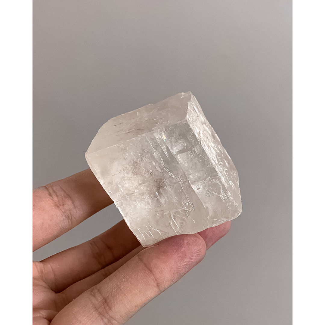 Pedra Calcita Ótica Bruta 147 Gramas