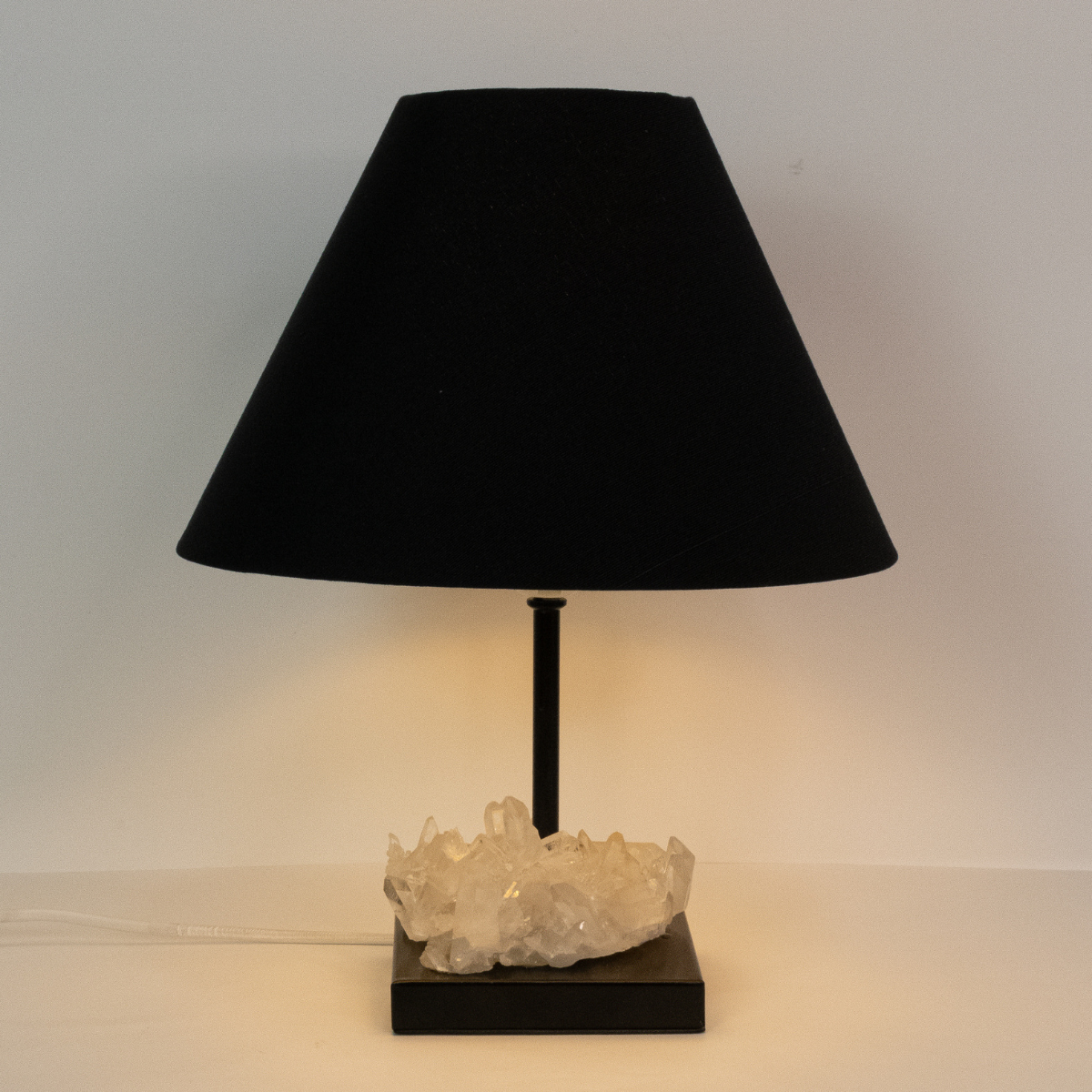 Abajur Drusa de Cristal na Base Metal Preto Fosco