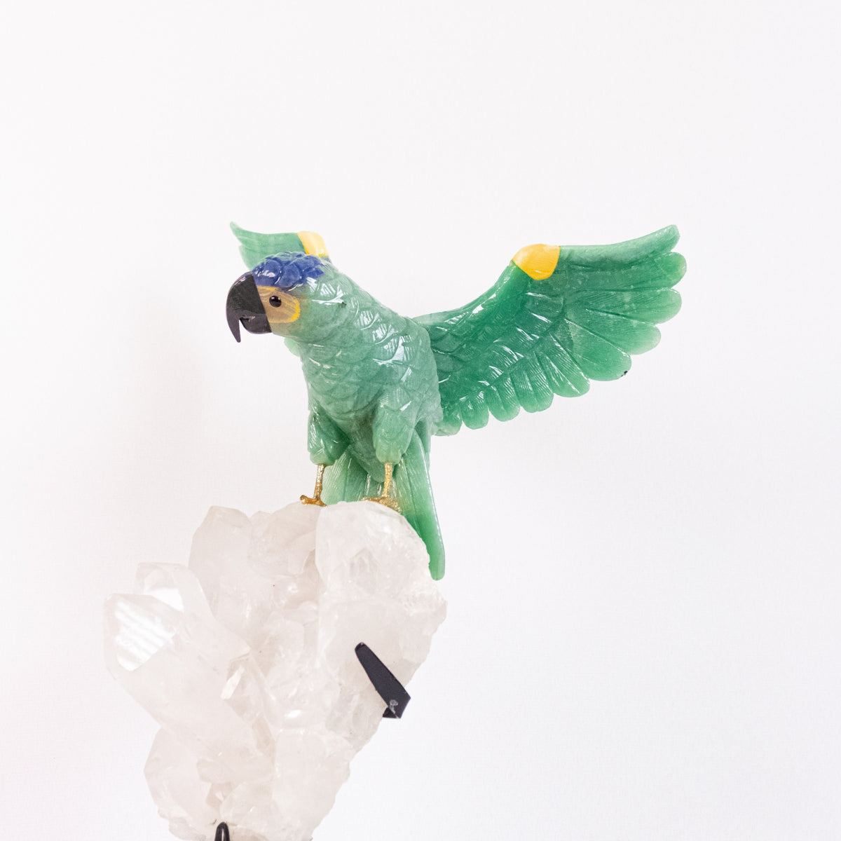 Arara em Quartzo Verde na Drusa de Cristal de Quartzo na Base Metal 4,050 Kg