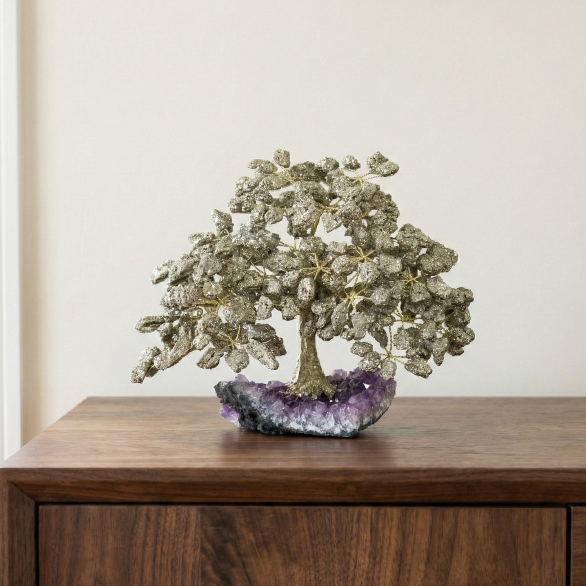 Árvore Prosperidade Pedra Pirita na Base Drusa Ametista Grande 4,059 kg