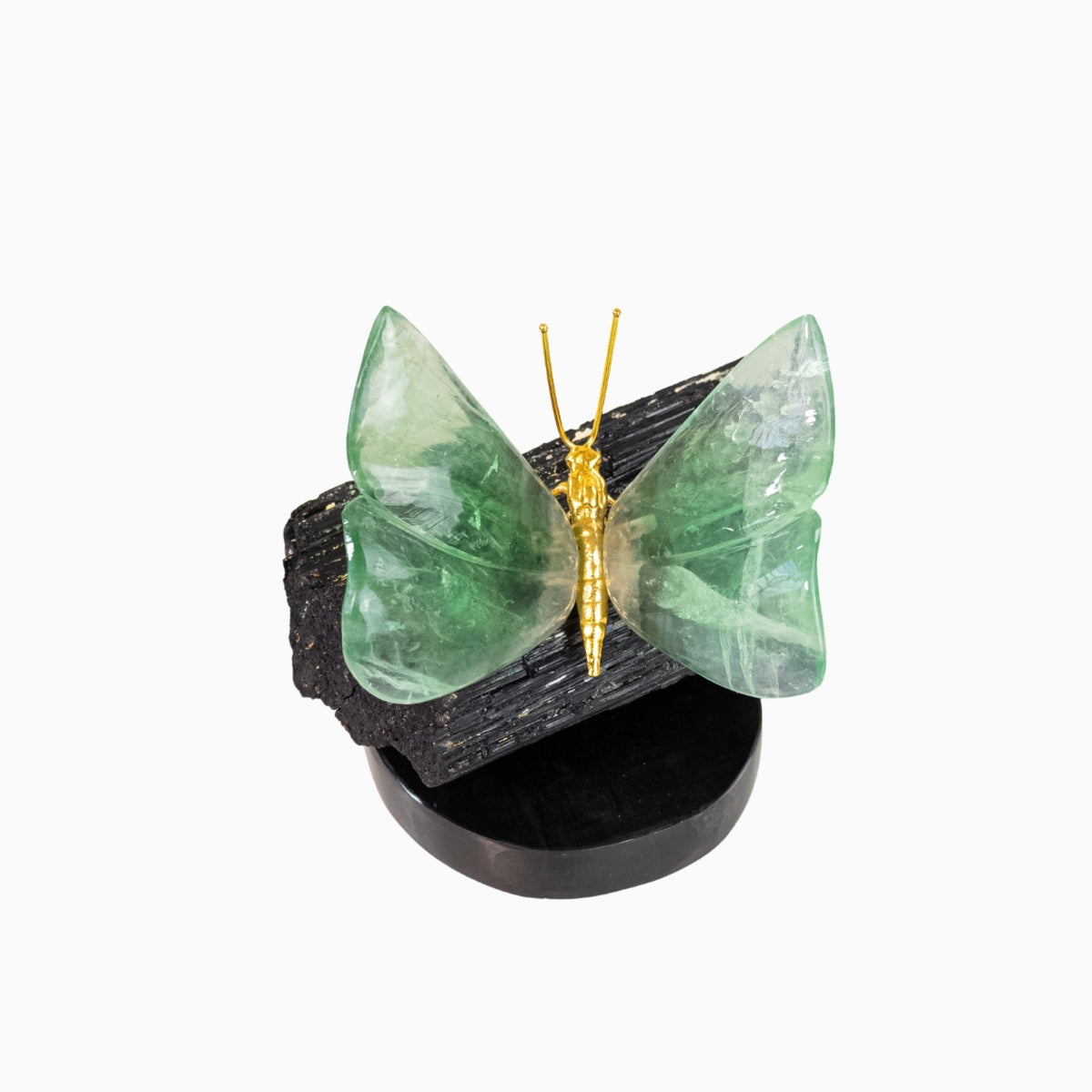 Borboleta Esculpida em Fluorita Verde na Base de Turmalina Negra 1,864 kg