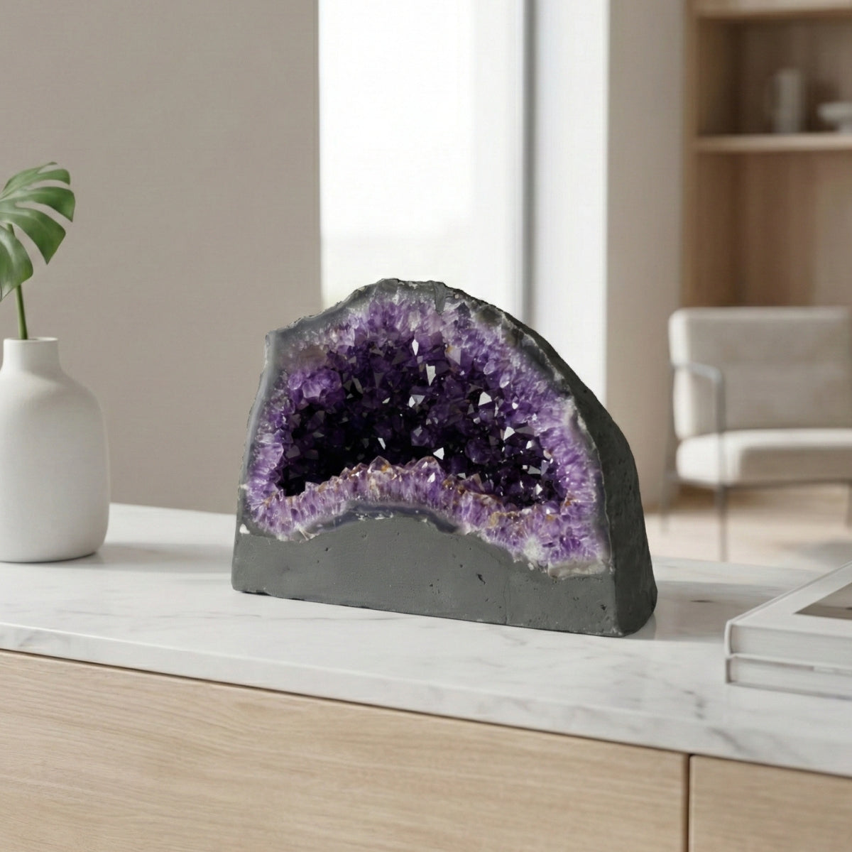 Capela de Ametista Extra com Inclusão de Rútilos Dourados  11,650 kg