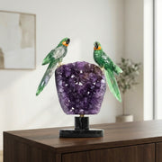 Casal de Araras Esculpido em Fluorita Verde na Drusa de Ametista na Base giratória de mármore negro 11,500 kg