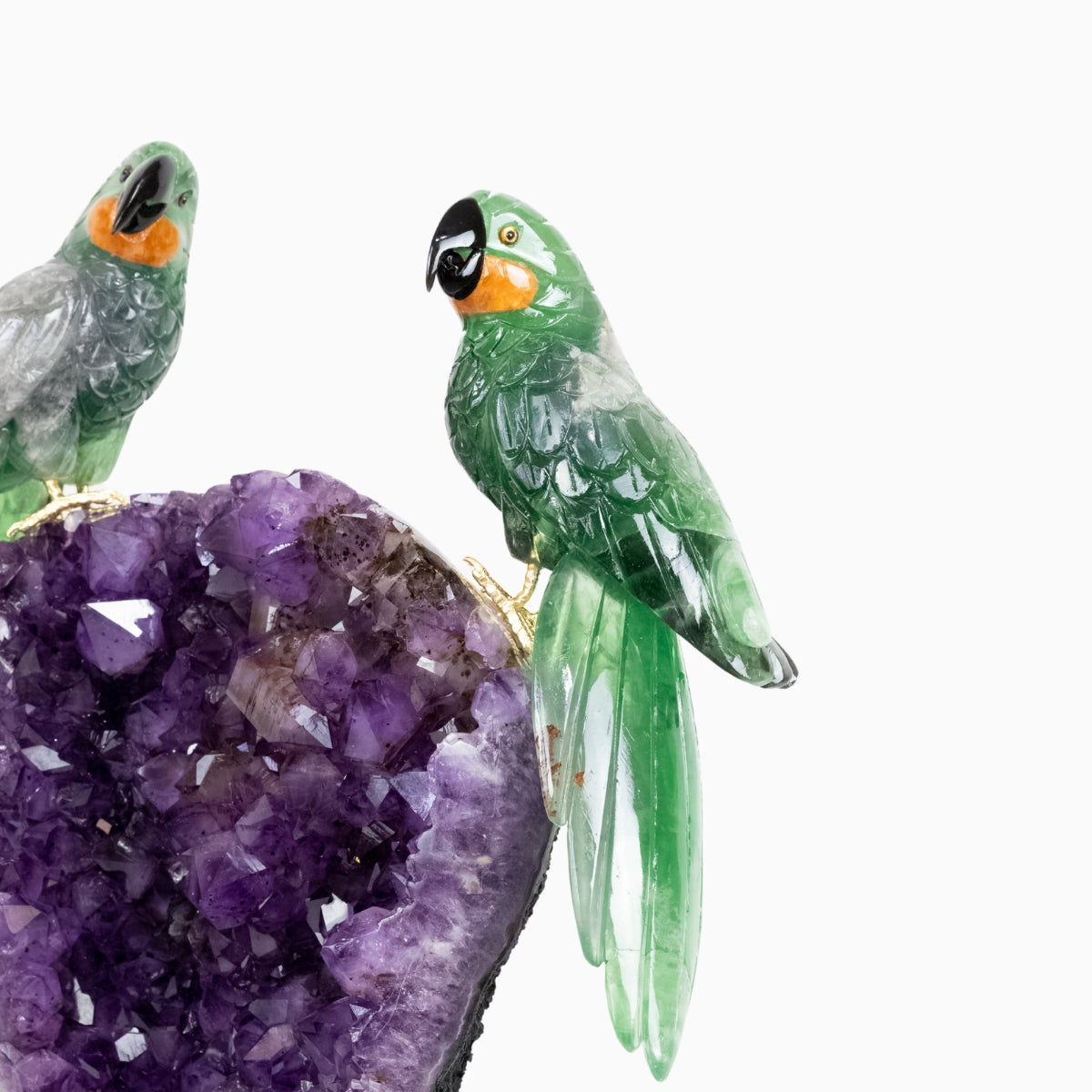 Casal de Araras Esculpido em Fluorita Verde na Drusa de Ametista na Base giratória de mármore negro 11,500 kg