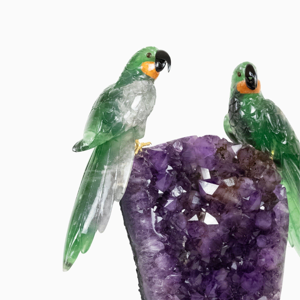 Casal de Araras Esculpido em Fluorita Verde na Drusa de Ametista na Base giratória de mármore negro 11,500 kg