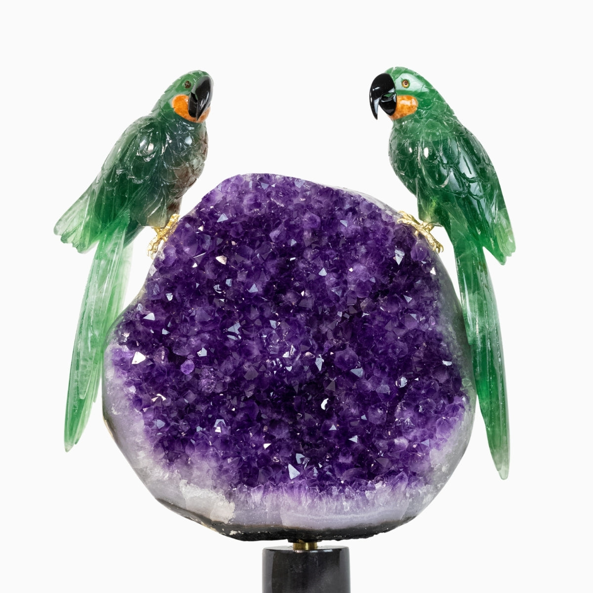 Casal de Araras Esculpido em Fluorita Verde na Drusa de Ametista na Base giratória de mármore negro 15,600 kg