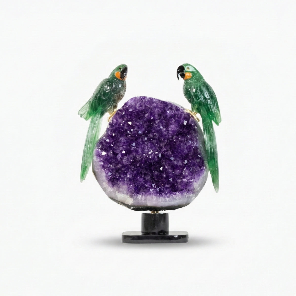 Casal de Araras Esculpido em Fluorita Verde na Drusa de Ametista na Base giratória de mármore negro 15,600 kg