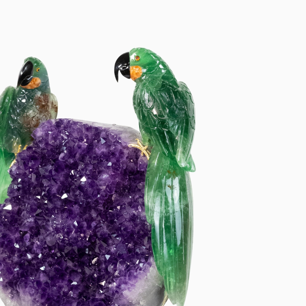 Casal de Araras Esculpido em Fluorita Verde na Drusa de Ametista na Base giratória de mármore negro 15,600 kg