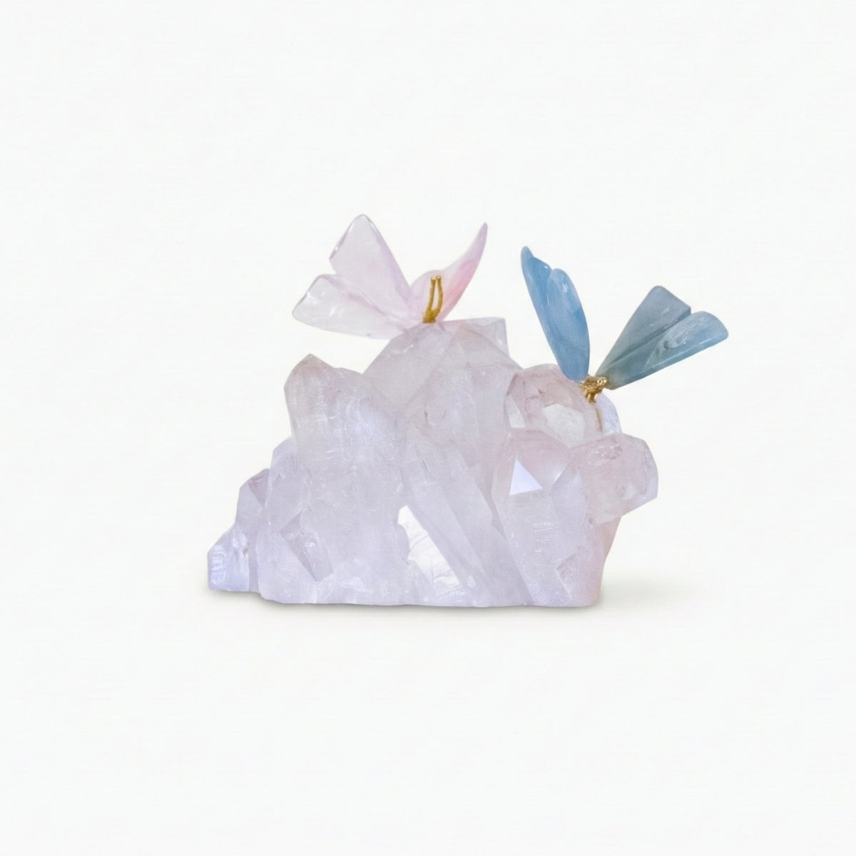 Casal de Borboletas Esculpida em Ônix Azul Argentino e Quartzo Rosa Na Drusa de Cristal Quartzo 1,384kg