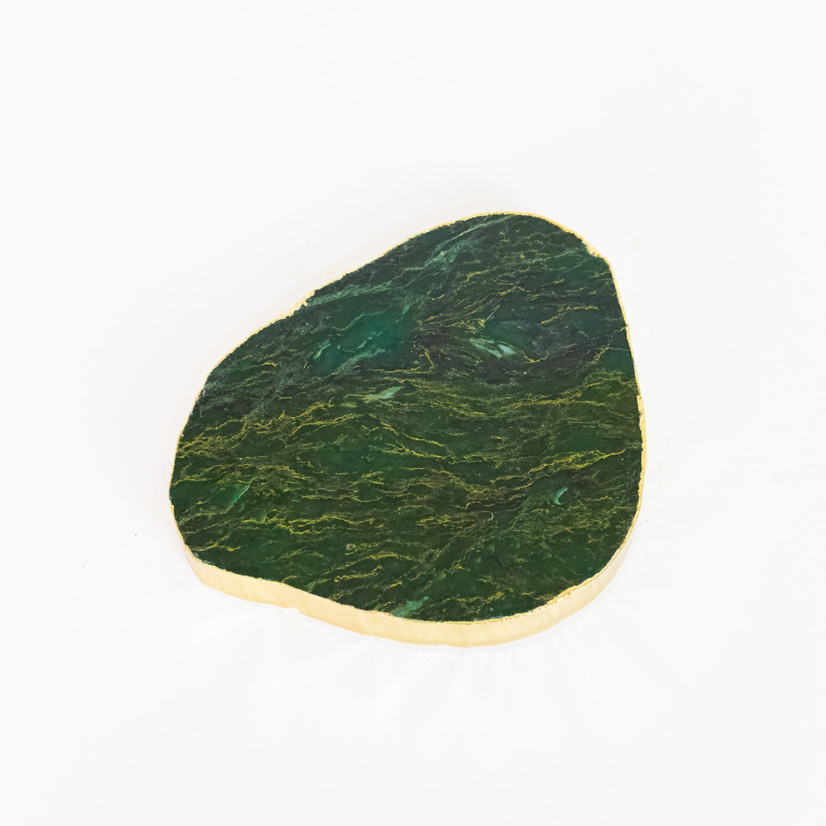 Chapa de Pedra Jade Polida Natural com Borda Banho Ouro 24k 1,873 gramas