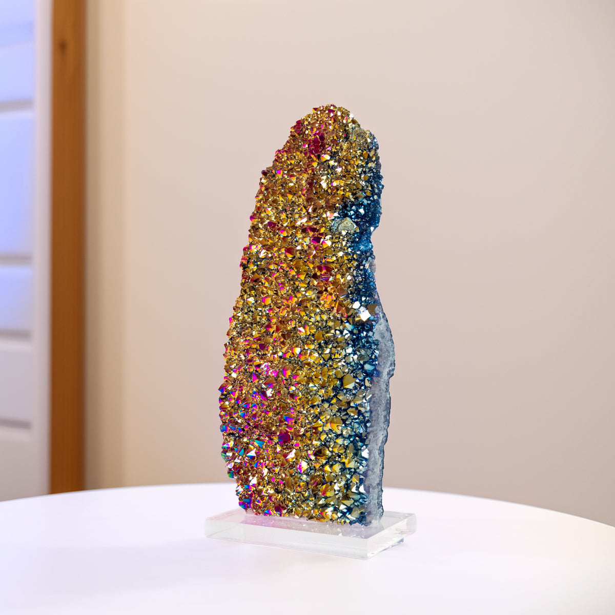 Drusa Quartzo Titânio Rainbow na Base Acrílica 4,815 kg
