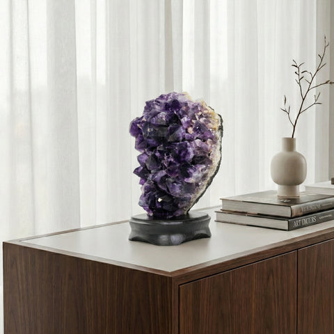 Drusa de Ametista Africana Extra na Base Madeira Escura 4,073 kg