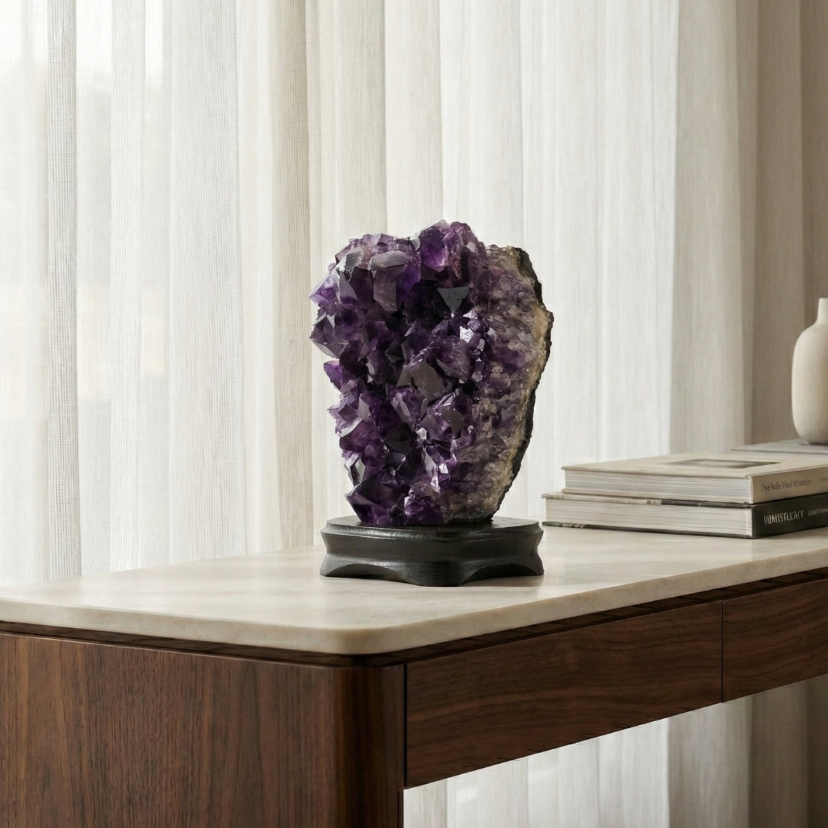 Drusa de Ametista Africana Extra na Base Madeira Escura 5,717 kg