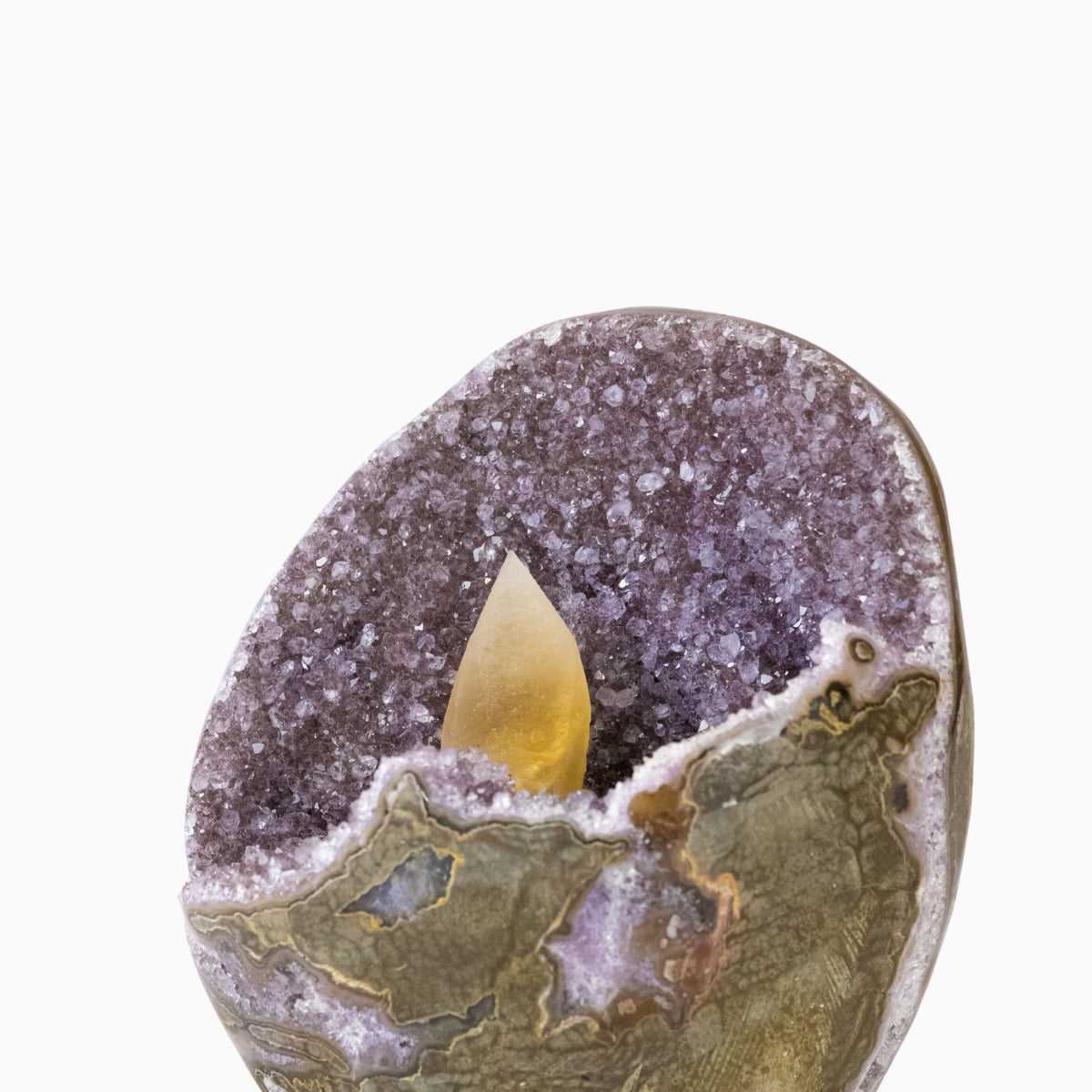 Drusa de Ametista Uruguaia com Inclusão de Calcita na Base Acrílica 2,147 kg