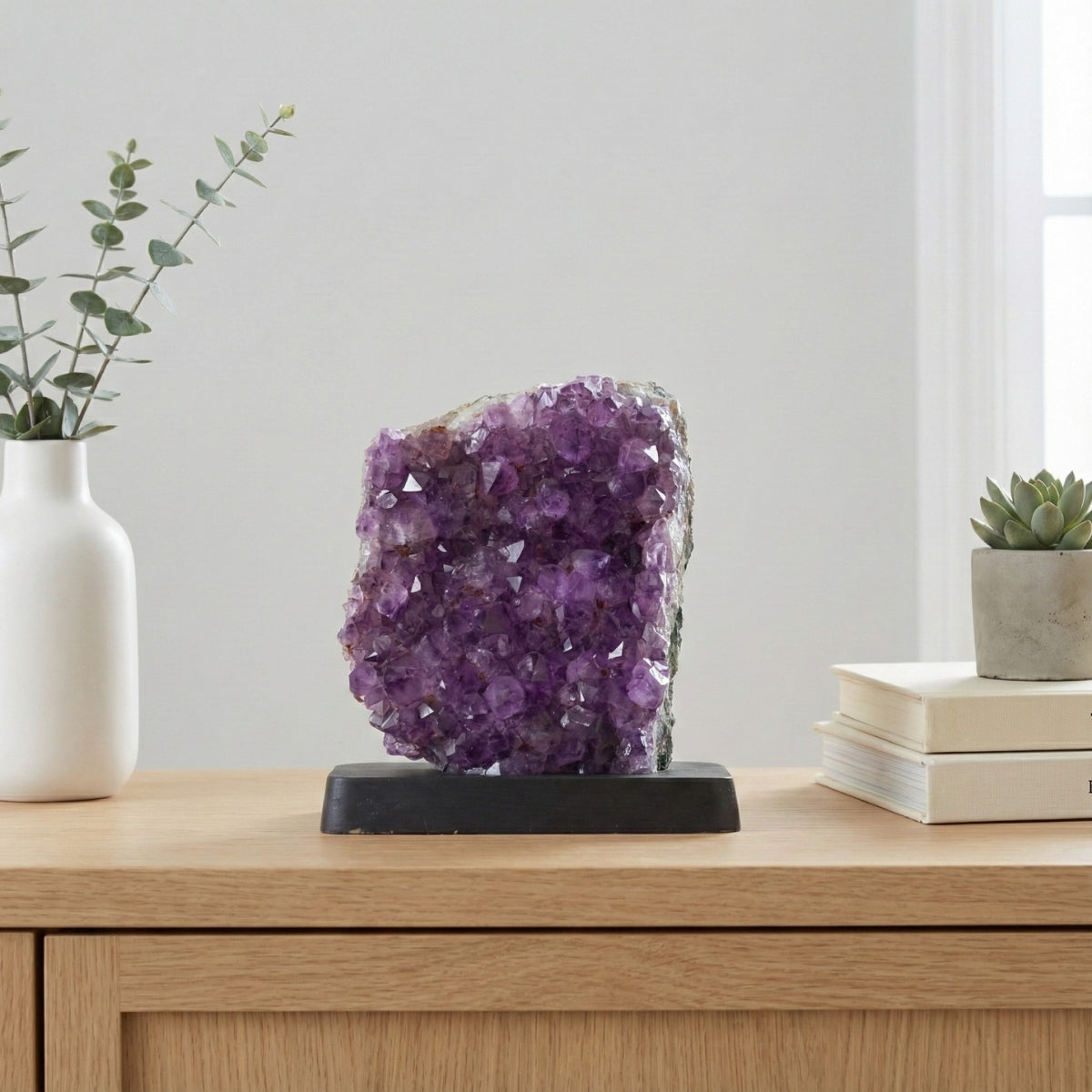 Drusa de Ametista na Base Madeira Preta 2,739 kg