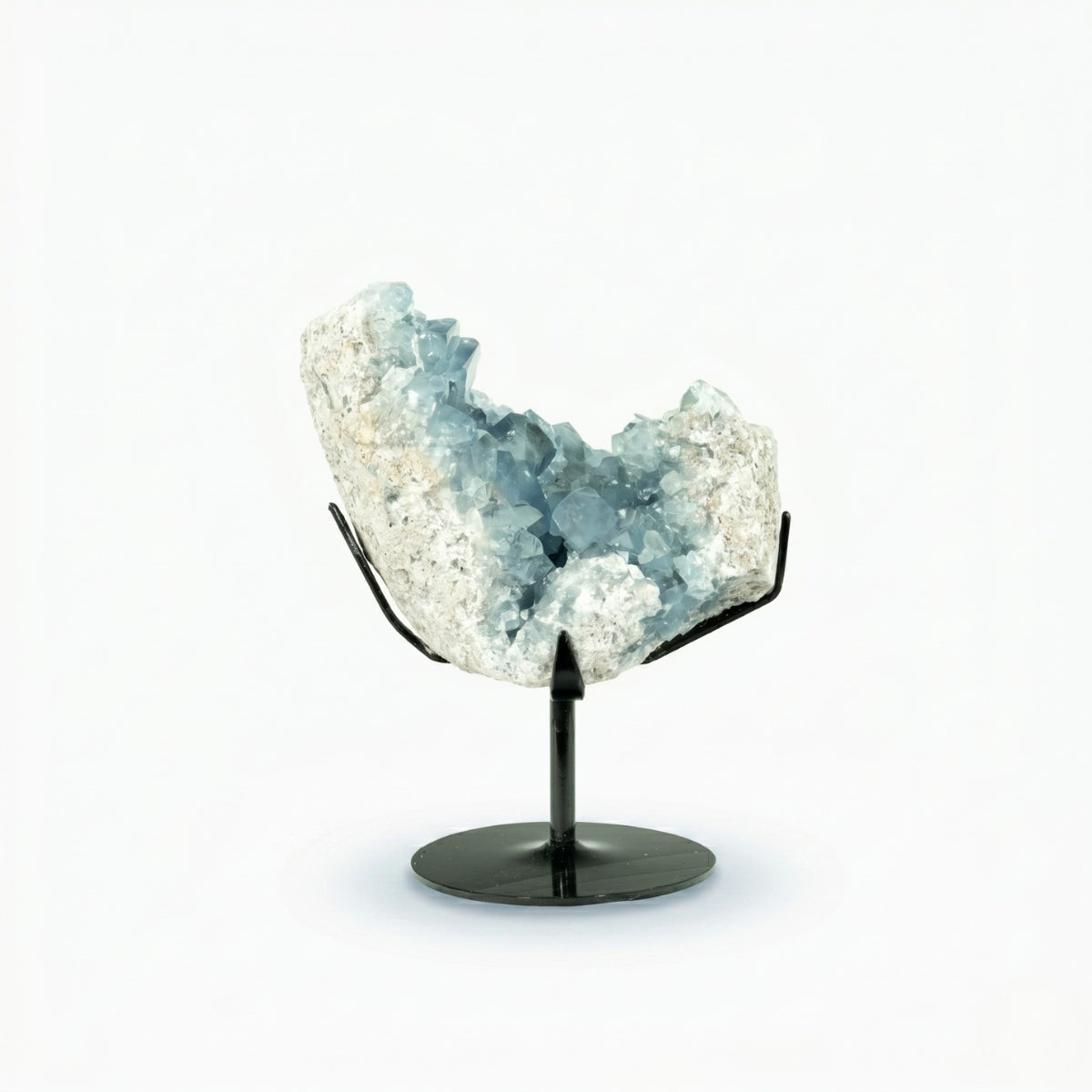 Drusa de Celestita Natural na Base Metal Preto 4,370 kg