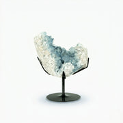 Drusa de Celestita Natural na Base Metal Preto 4,370 kg
