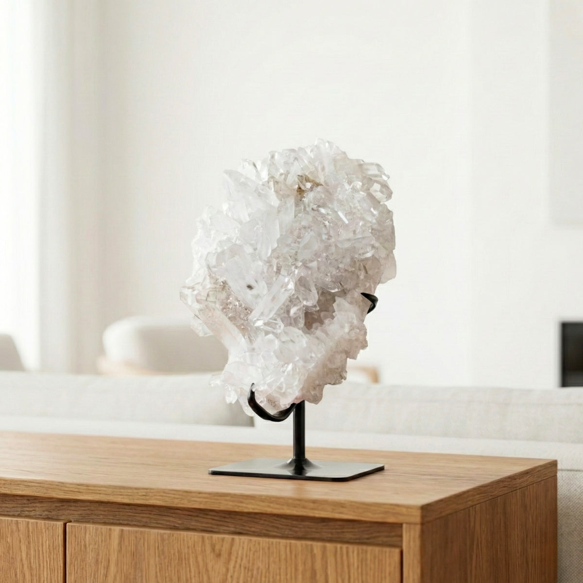 Drusa de Cristal de Quartzo na Base Metal Preto 5,220 kg
