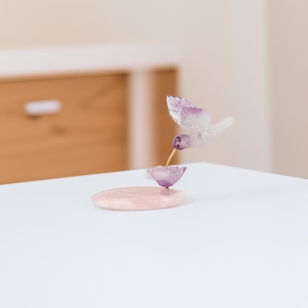 Escultura Beija-flor em Ametista Flor Lisiantos em Ametista Base Quartzo Rosa