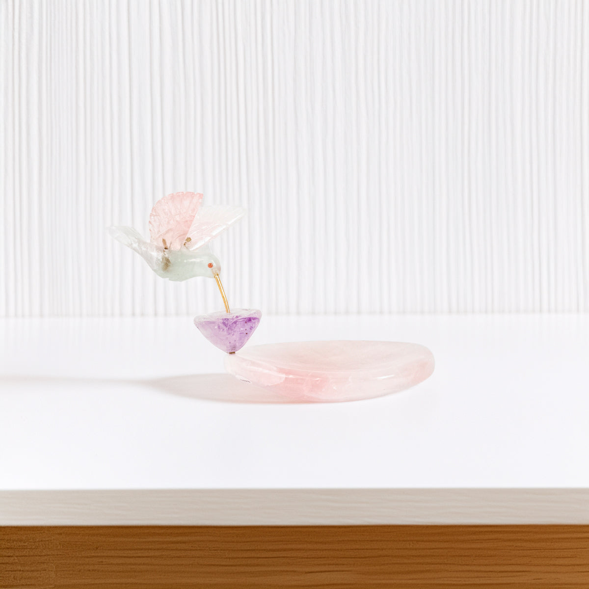 Escultura Beija-flor em Fluorita Flor Lisiantos em Ametista Base Quartzo Rosa
