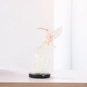 Escultura Beija-flor em Quartzo Rosa  na Drusa Cristal de Quartzo