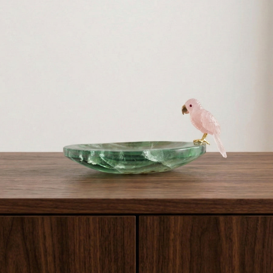 Escultura Papagaio em Quartzo Rosa pousando no Bowl em Fluorita Verde