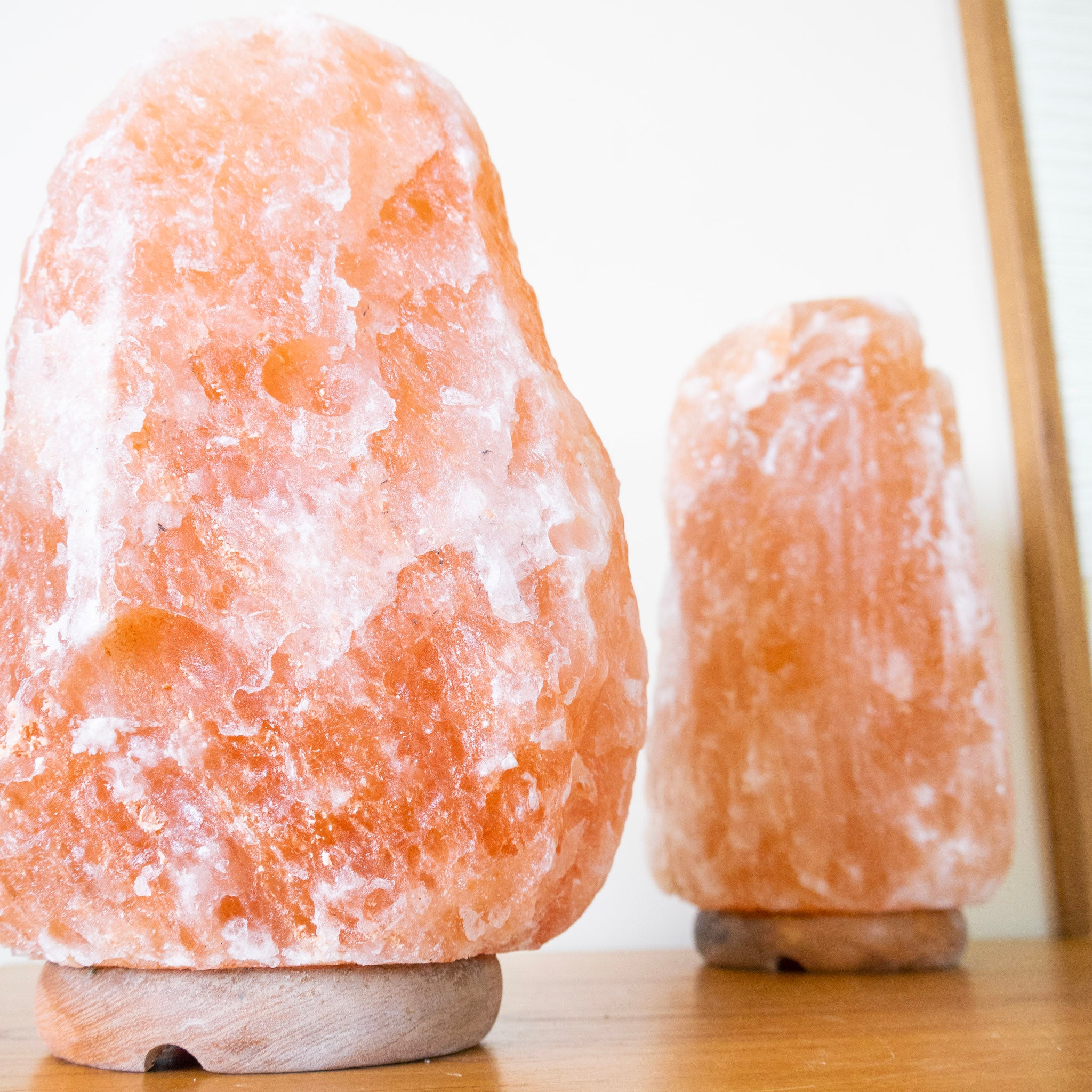 Luminária de Sal Rosa do Himalaia Grande base Madeira