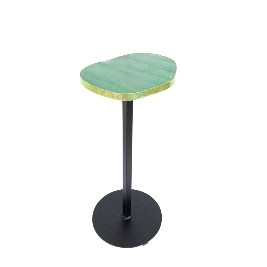 Mesa Chapa em Quartzo Verde Borda Banho Ouro Suporte Preto Fosco