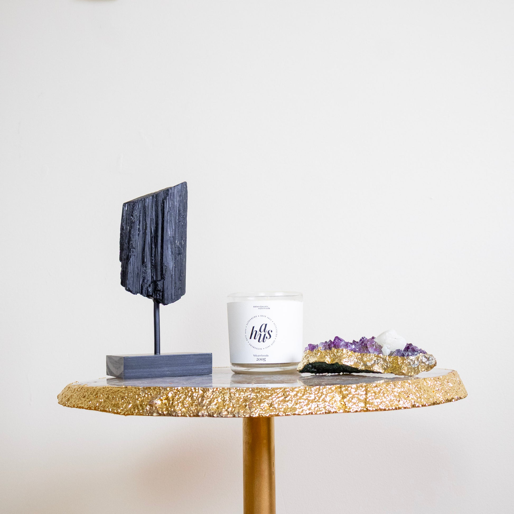 Mesa Dourada Chapa de Ágata Cristalizada Borda Banho Ouro 24k