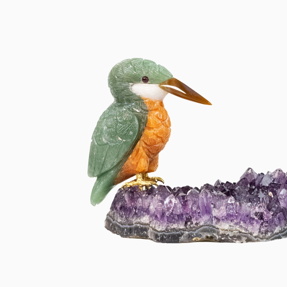 Pássaro Martim-Pescador Esculpido em Quartzo Verde e Calcita Orquídea Laranja na Drusa de Ametista