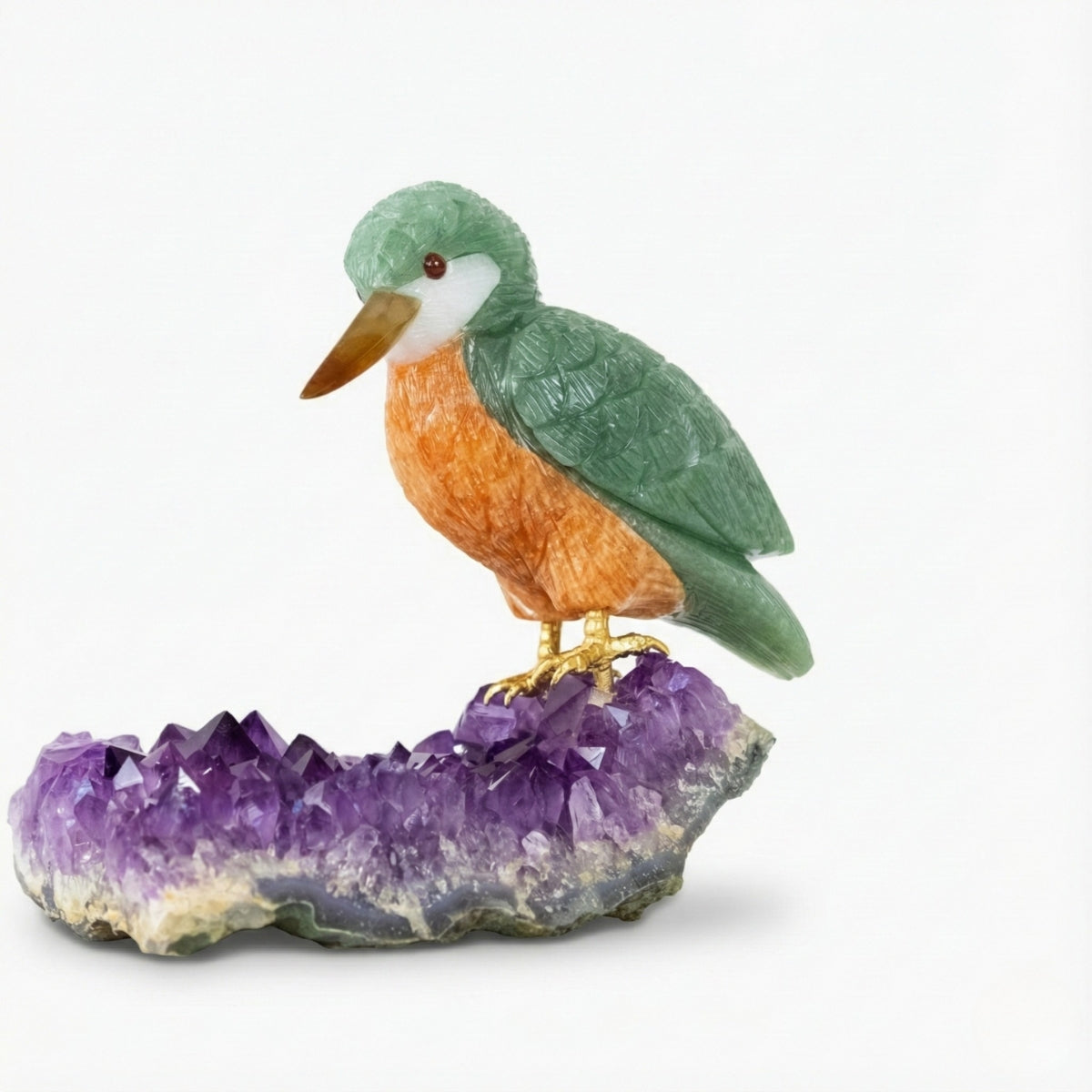 Pássaro Martim-Pescador Esculpido em Quartzo Verde e Calcita Orquídea Laranja na Drusa de Ametista