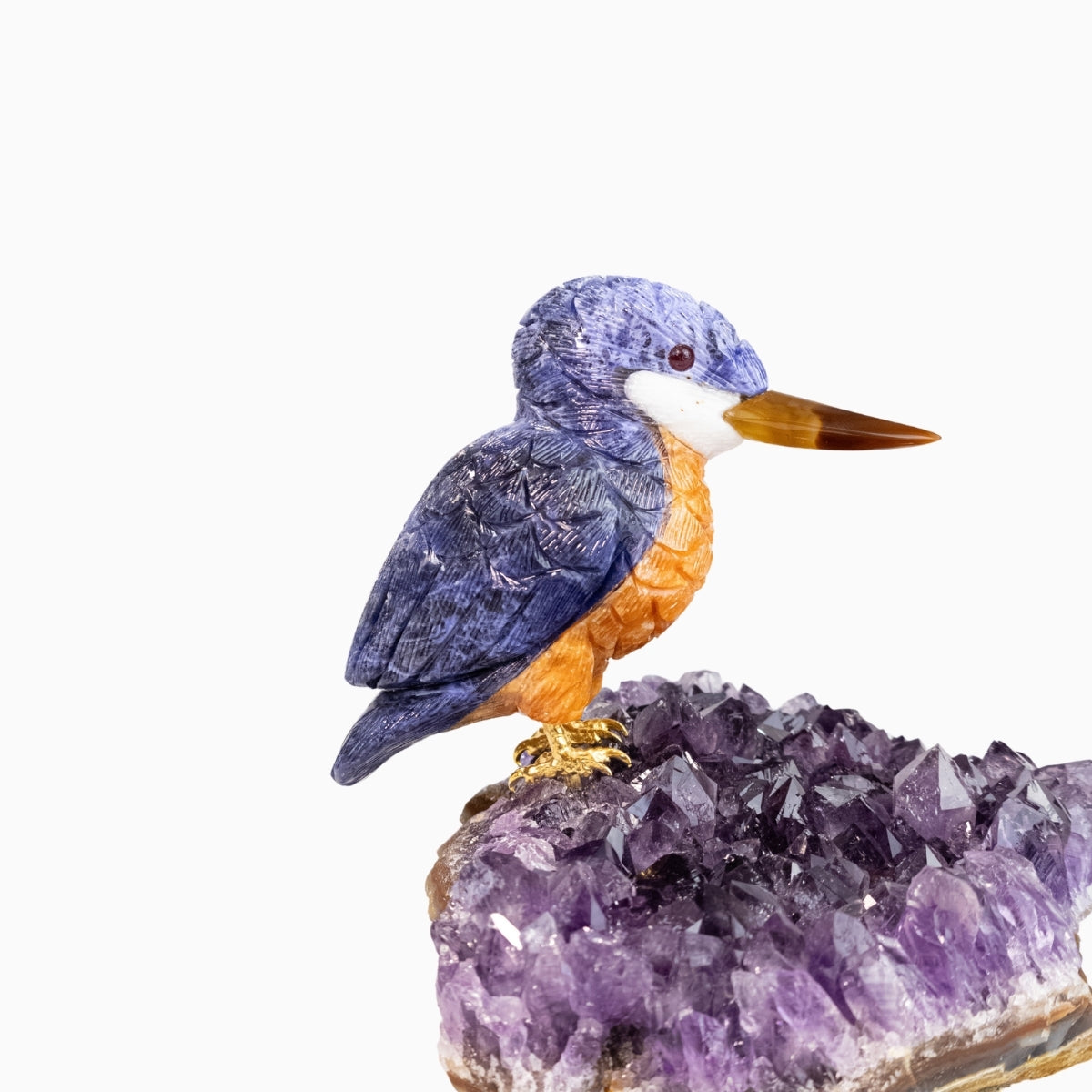 Pássaro Martim-Pescador Esculpido em Sodalita e Calcita Orquídea Laranja na Drusa de Ametista
