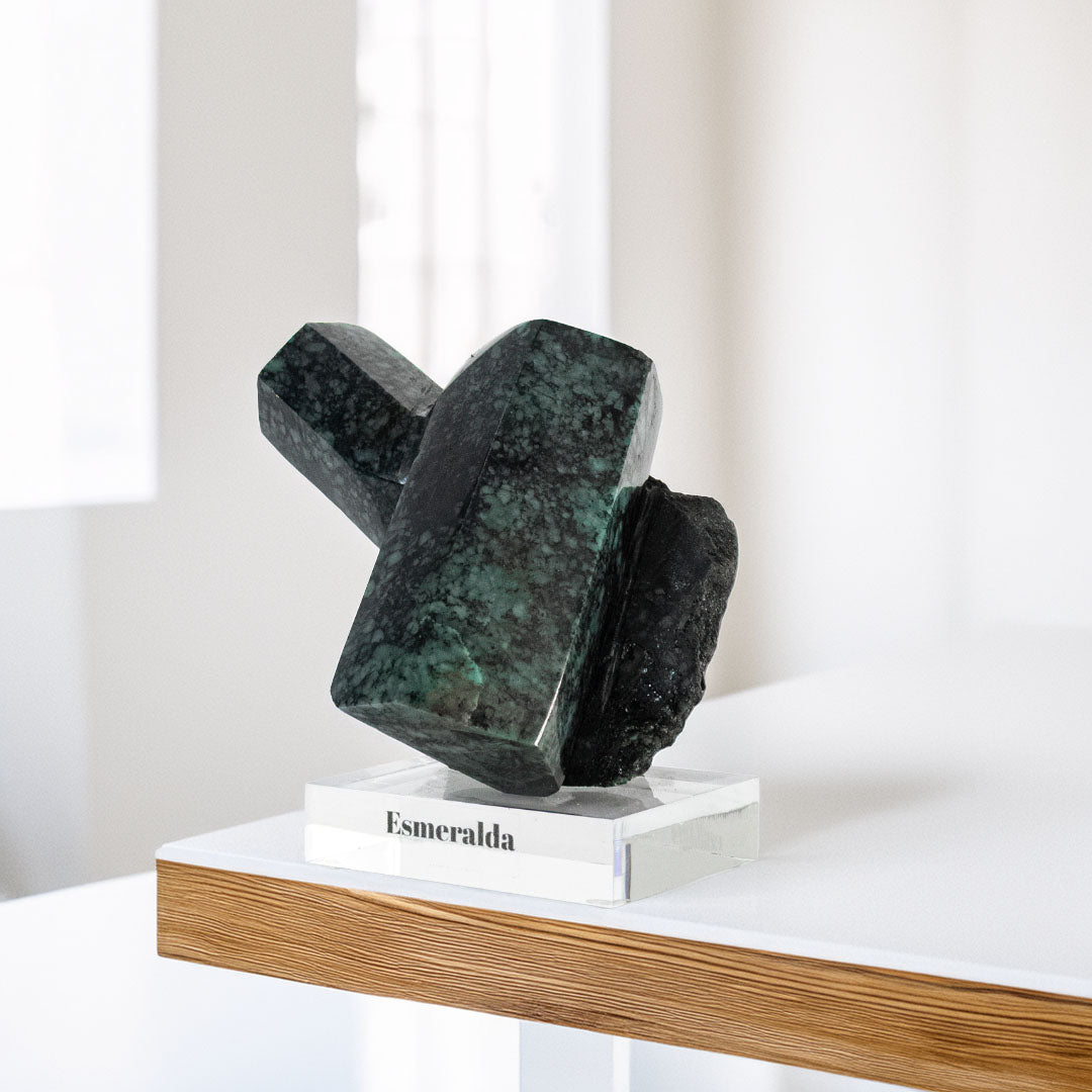 Pedra Esmeralda Extra na Base Acrílica 1,159 Kg (coleção)