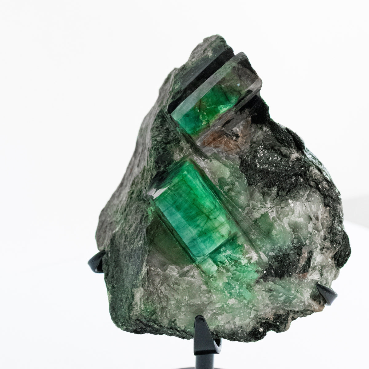 Pedra Esmeralda Extra na Base Metal Preto 1,810 kg - Coleção